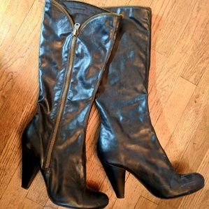 Zip up boots
